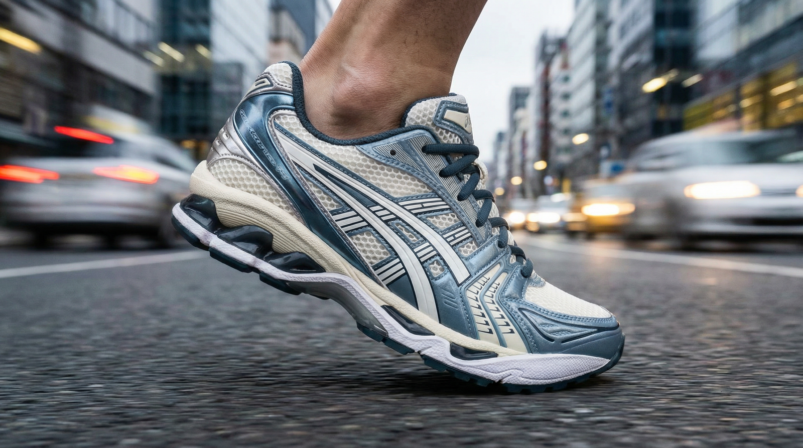Sneaker Asics Gel-Kayano 14 Raw Indigo en gros plan, style urbain premium