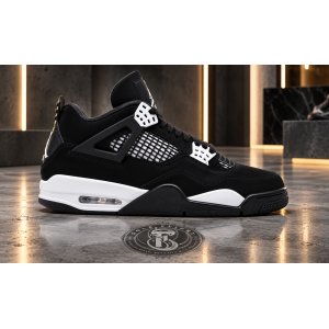 Air Jordan 4 Retro « White Thunder » – Black / White